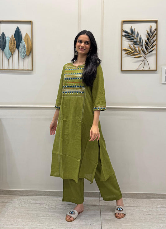 Green Cotton Kurta Set With Delicat Multicolour Embroidery.