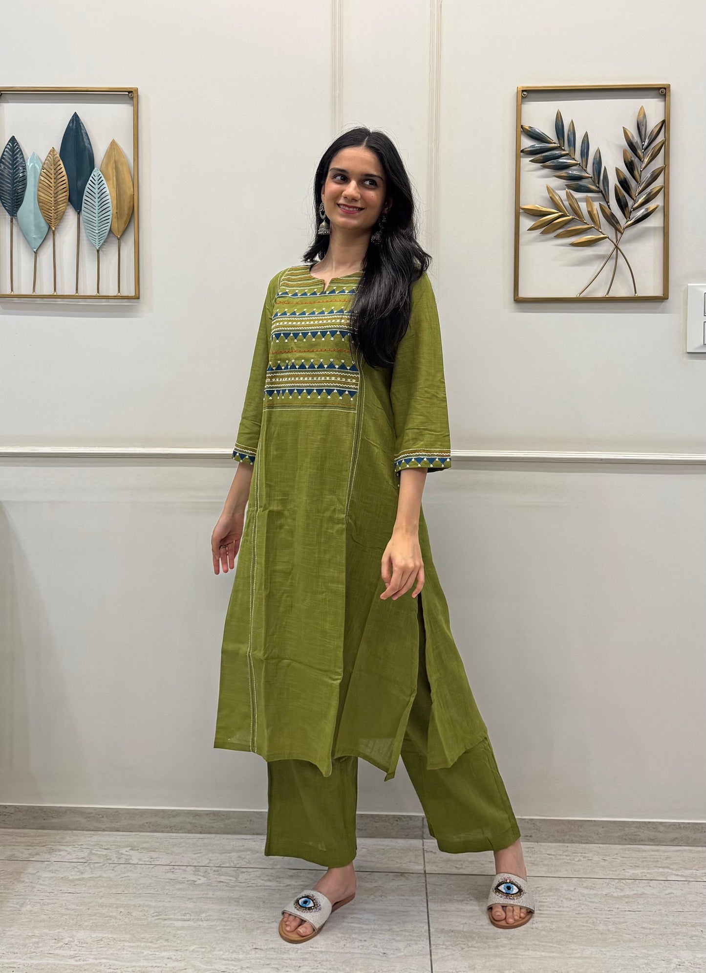 Green Cotton Kurta Set With Delicat Multicolour Embroidery.