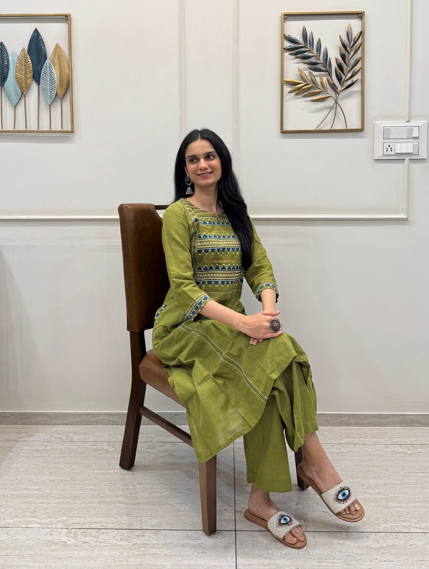 Green Cotton Kurta Set With Delicat Multicolour Embroidery.