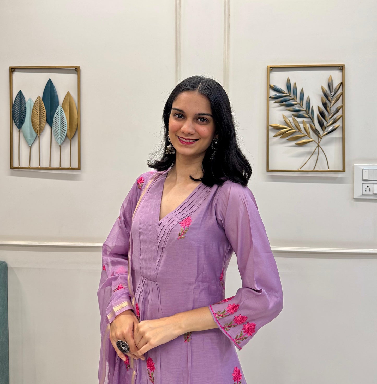 Lilac Mul Chanderi Kurta Dupatta Set With Resham Booti.