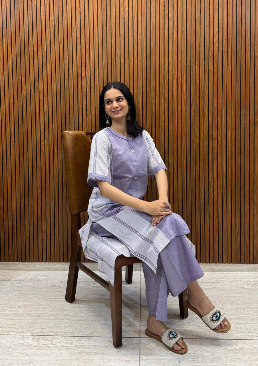 Kurta Palazzo Set In Lilac Shade With Fine Pocket Work In Handloom Cotton.