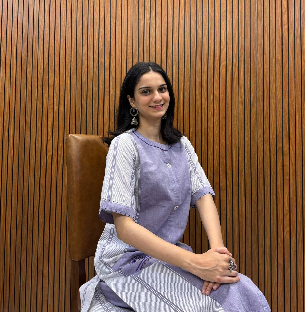 Kurta Palazzo Set In Lilac Shade With Fine Pocket Work In Handloom Cotton.