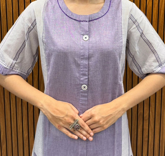 Kurta Palazzo Set In Lilac Shade With Fine Pocket Work In Handloom Cotton.