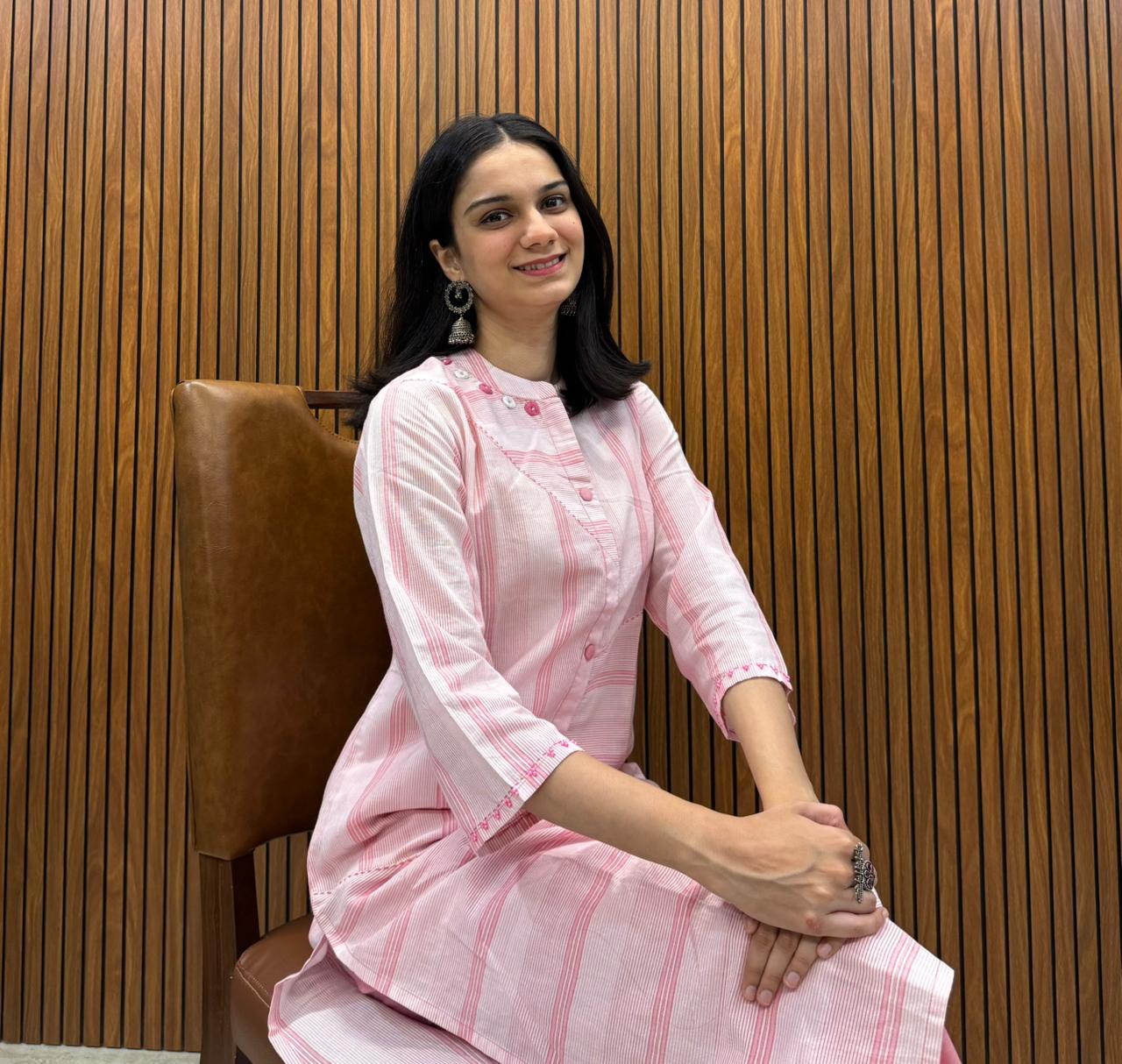 Kurta Palazzo Set In Pink Shade With Fine Pocket Work In Handloom Cotton.