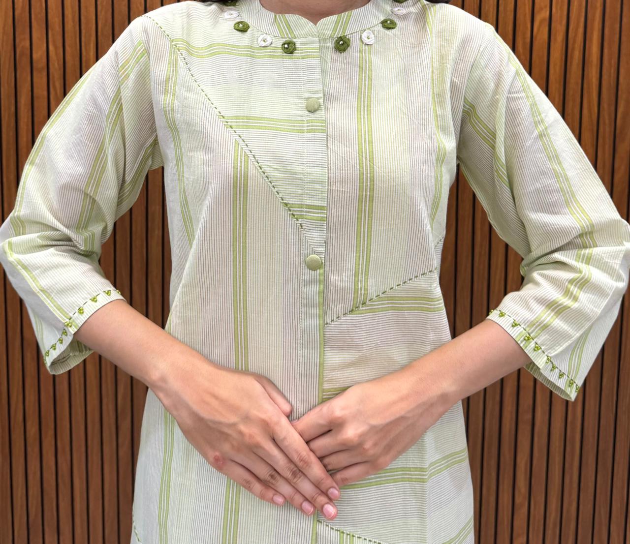 Kurta Palazzo Set In Green Shade With Fine Pocket Work In Handloom Cotton.